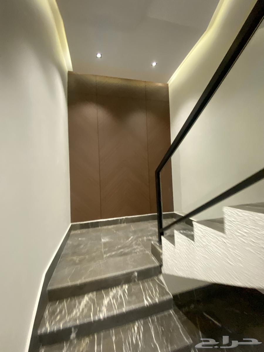 للبيع فيلا روف مع ملحق تشطيب فاخر 9غرف بالمحاله820الف64253979024387114