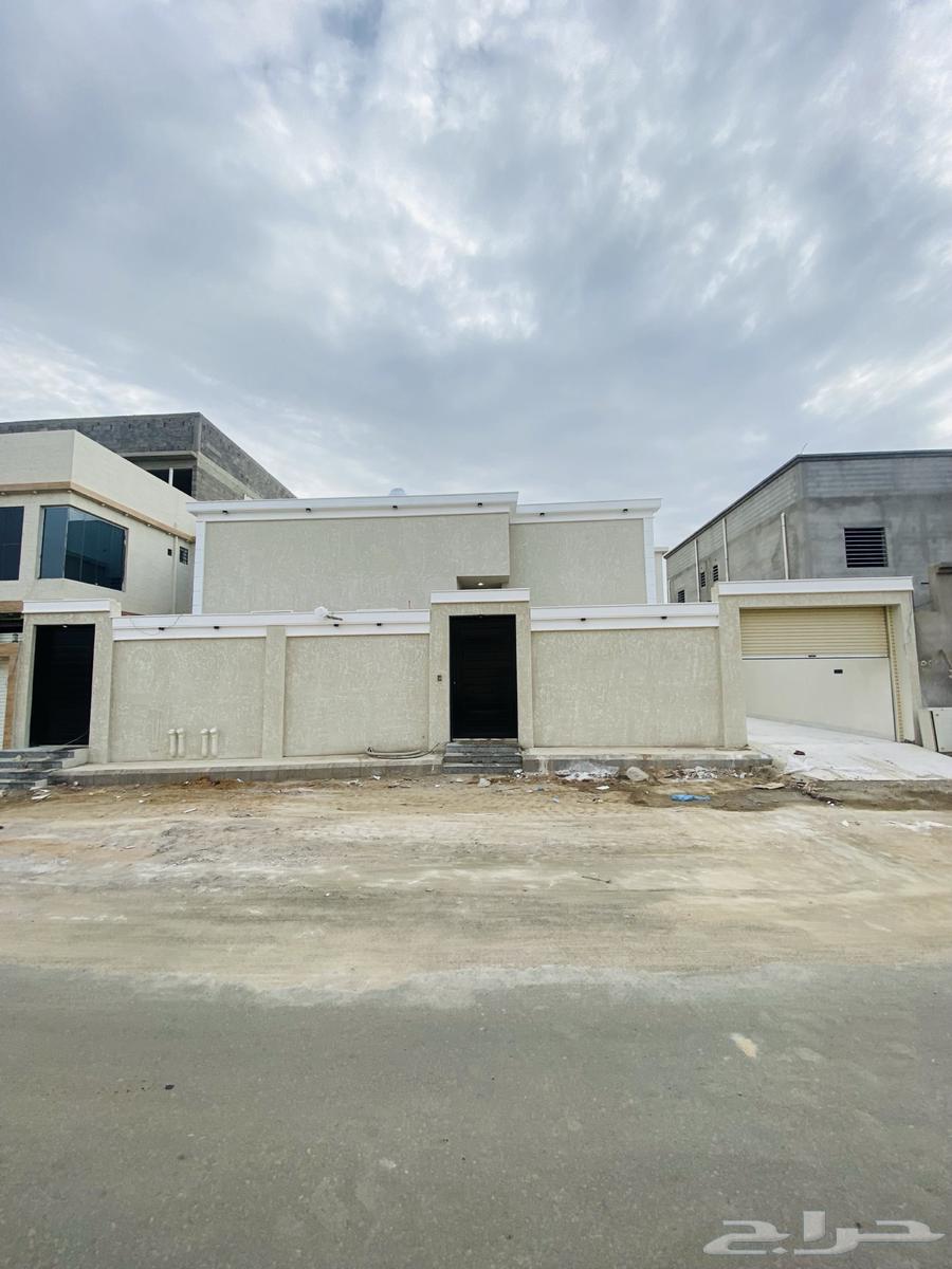 For sale, an independent floor in Dara Al-Khamis on a full land plot for 850 thousand64249713464066112