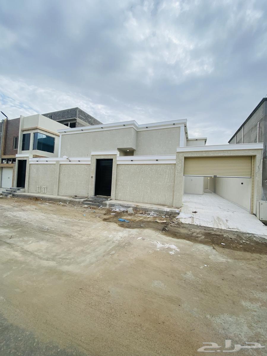 For sale, an independent floor in Dara Al-Khamis on a full land plot for 850 thousand64249713464066113