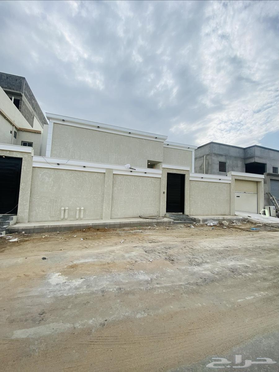 For sale, an independent floor in Dara Al-Khamis on a full land plot for 850 thousand64249713464066111