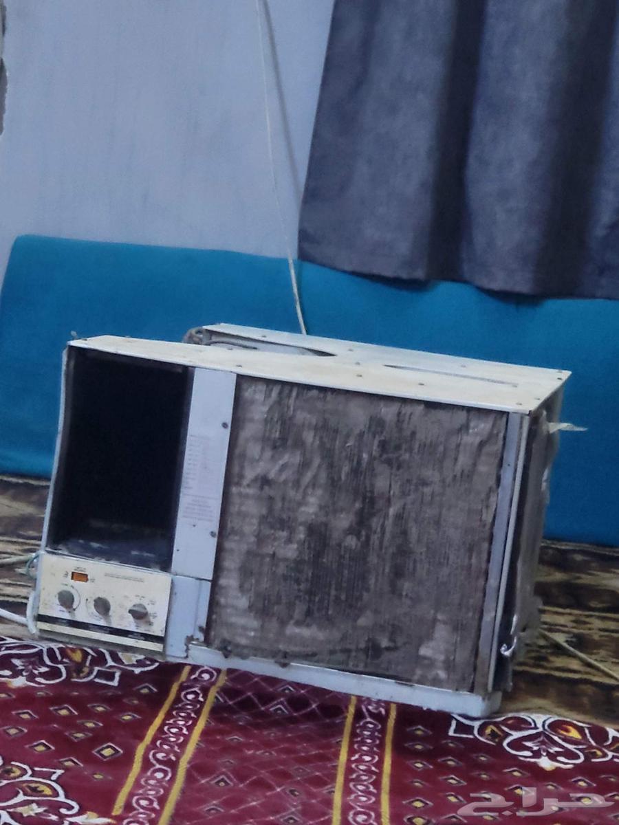 Two window air conditioners, one 24 and the other 1864249721662593110