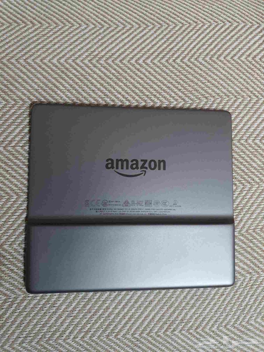 Amazon Kindle e-reader64249941608323111