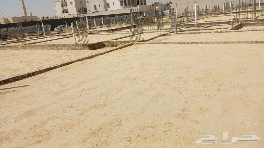 يوجد لدينا معدات بوكلينات حفر ترحيل هدم مباني ويوجد لدينا مع64245000566913113