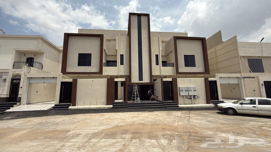 Apartment for sale with courtyard on ground floor and upper apartment with rooftop in Al Zuhur, Al Mahalah, Abha64254144076033110