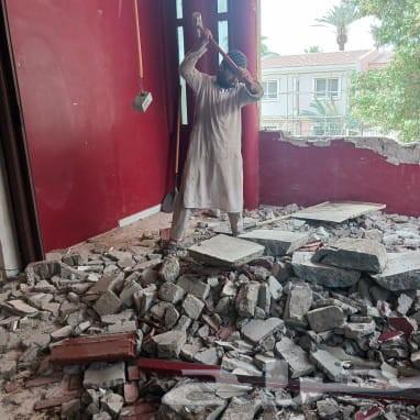 عمال تكسير سراميك جدران تهميل وتنظيل دينه كانتينرات. مستودع64254823241090110