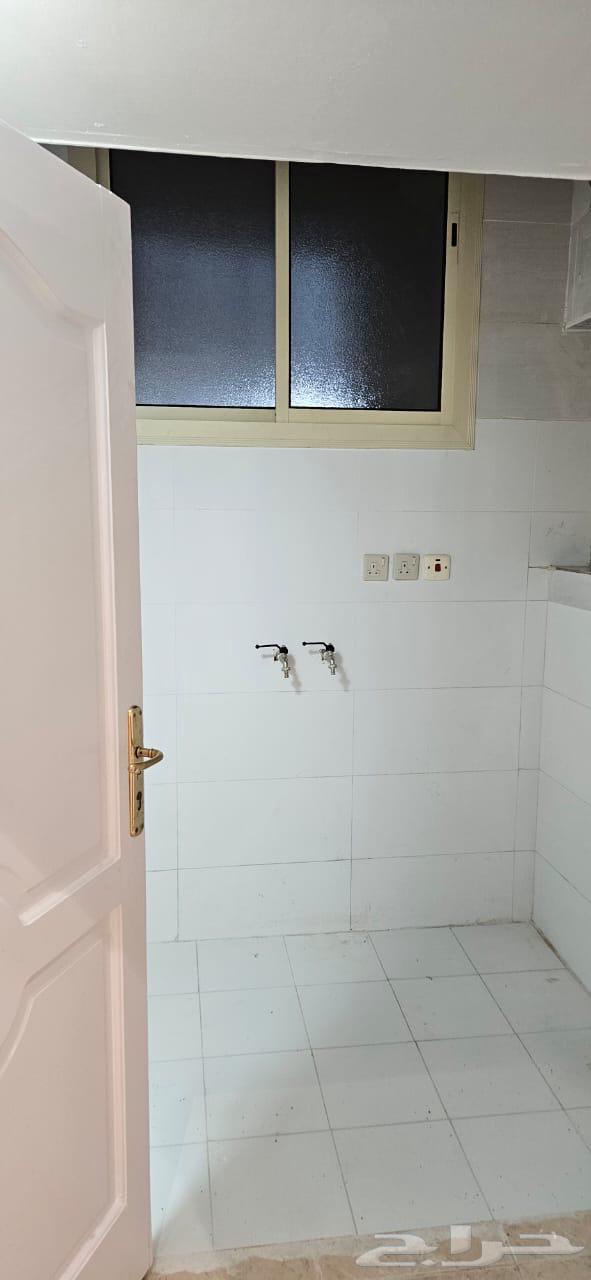 شقة حي البدراني اربع غرف مكيفه ومطبخ راكب64249495760130114