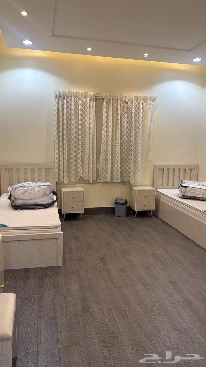 شقة مؤثثة غرفتين وصالة بسطوح خاص بيها64254144905475111