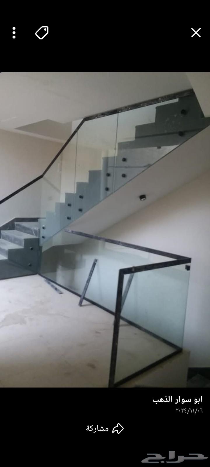 Glass technician for Sikkret and mirrors64254156325761110