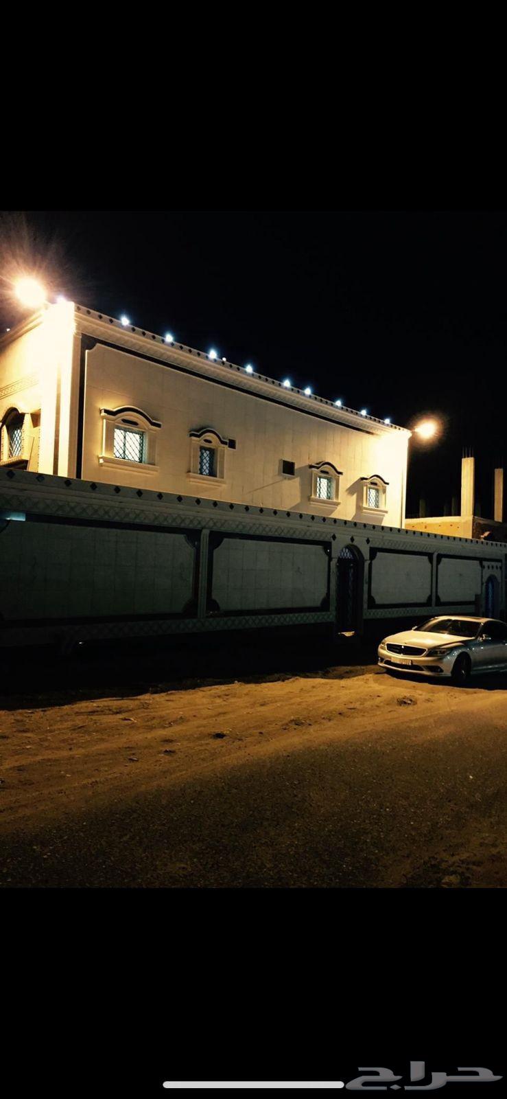 شقه للايجار حي الحرازات خلف محطه الجزيره64244823993986110