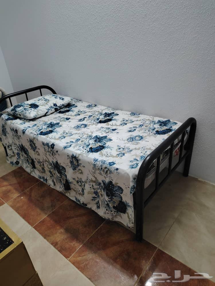 غرفه نوم من دون المرتبه وطقم جلوس 4 قطع و3 اسره حديد من دون64254153528322110
