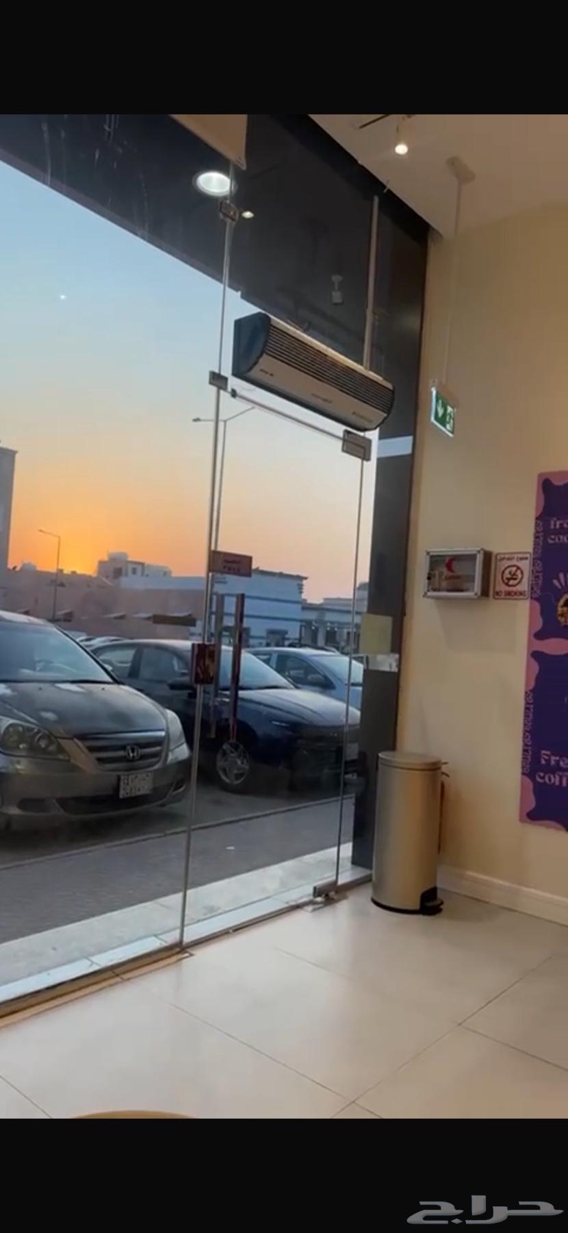 محل للتقبيل شمال الرياض موقع ممتاز و إيجار مناسب64249713640834111