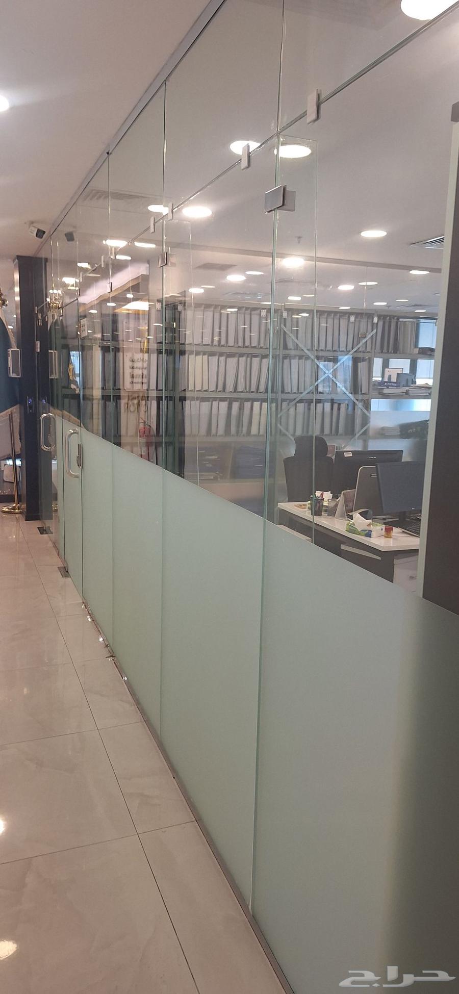 جميع أعمال الزجاج والمرايا وكبائن المراوش وزجاج الطاولات وصي64250136568961110