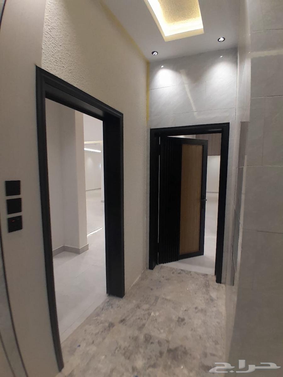 للبيع شقه دور ثاني مع سطح المصعد شغل ب550الف حي قرطبه64249713560833113