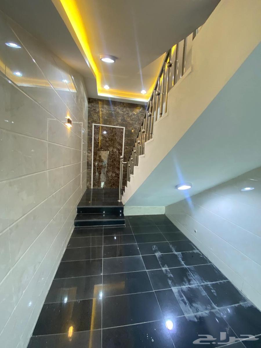 للبيع روف علوي مع ملحق تشطيبات فاخره بسعر 750الف64254144029955111