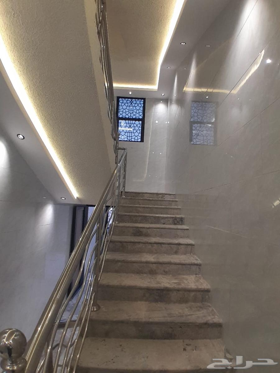 للبيع شقه دور ثاني مع سطح المصعد شغل ب550الف حي قرطبه64249713560833112