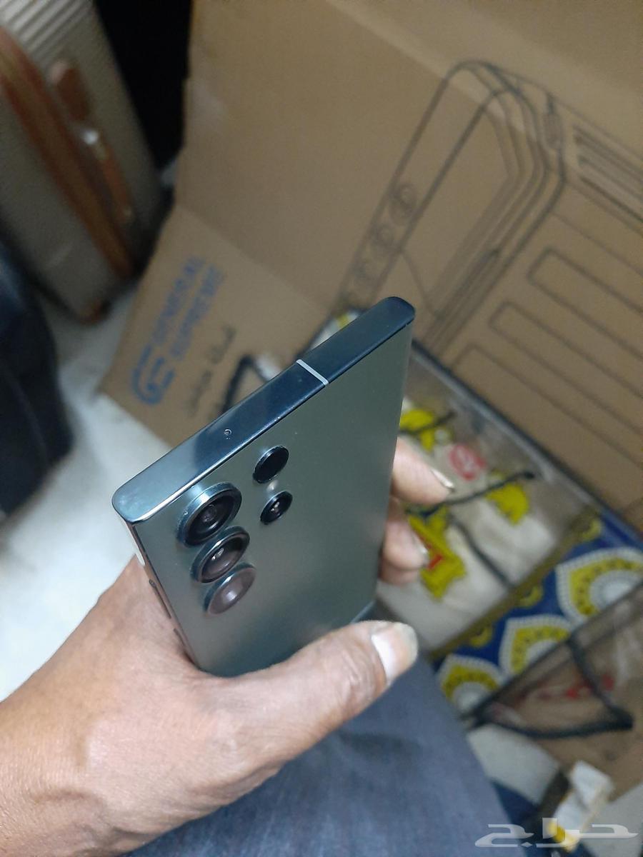 Samsung Galaxy S23 Ultra, lightly used, almost new with box64489641782402113