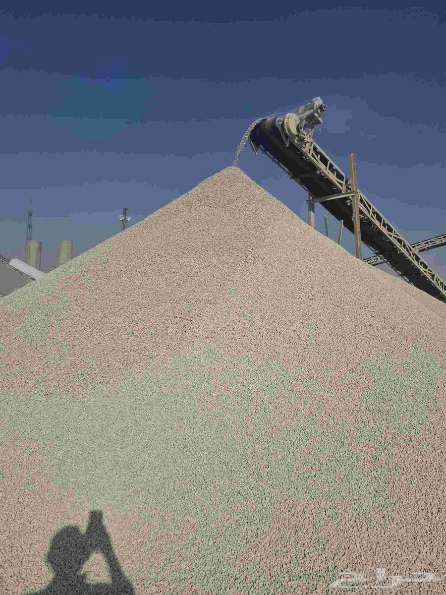 White gravel, sand, flat ground, and pebbles with asphalt64169145385857110