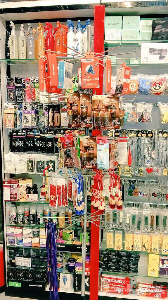 بضاعه محل زينه وديكور للبيع64504009406083111