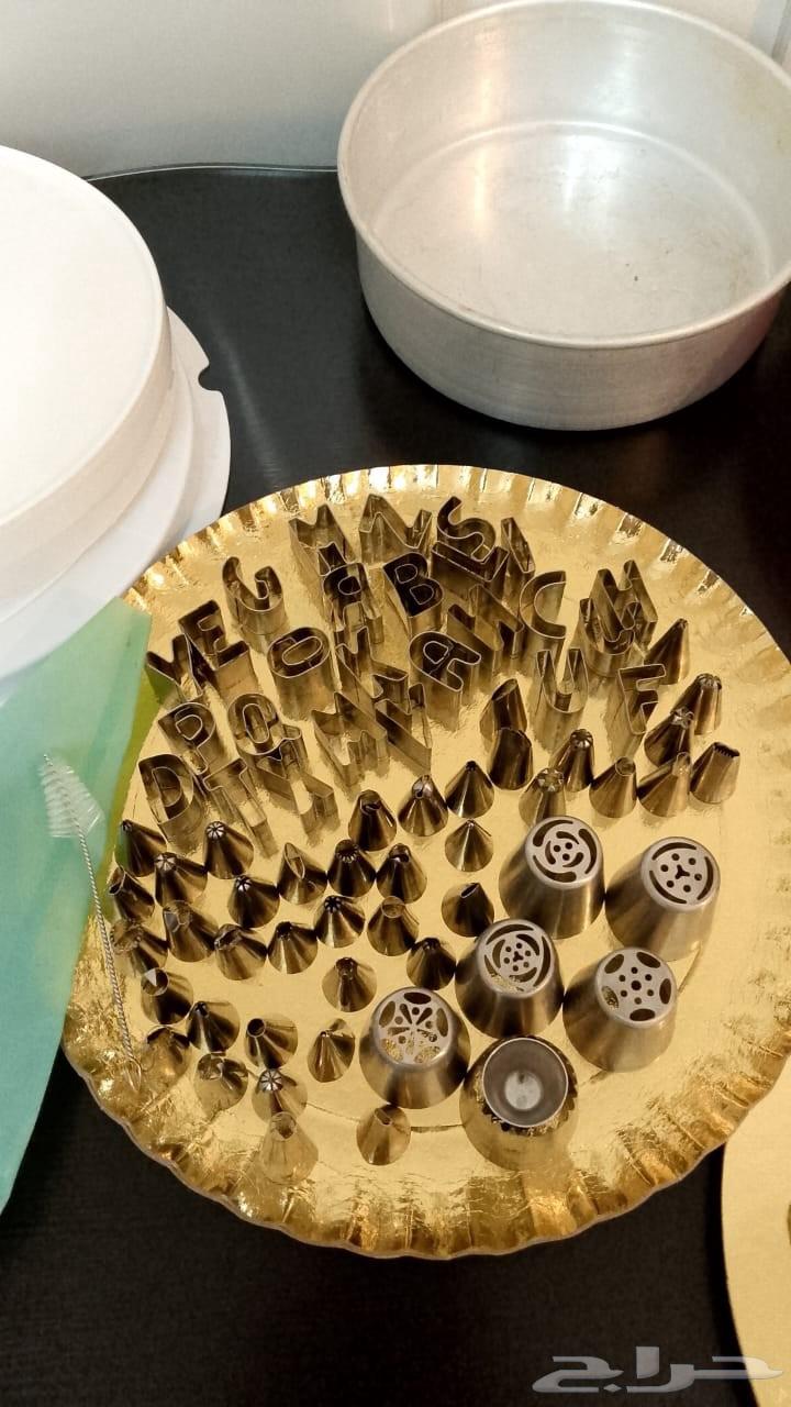 Very clean cake-making tools for sale, simple to use64504173628802110