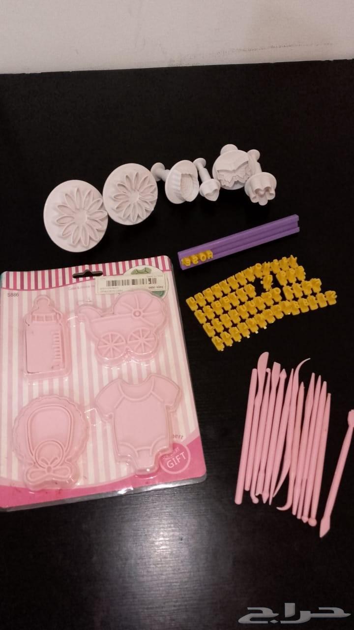 Very clean cake-making tools for sale, simple to use64504173628802114