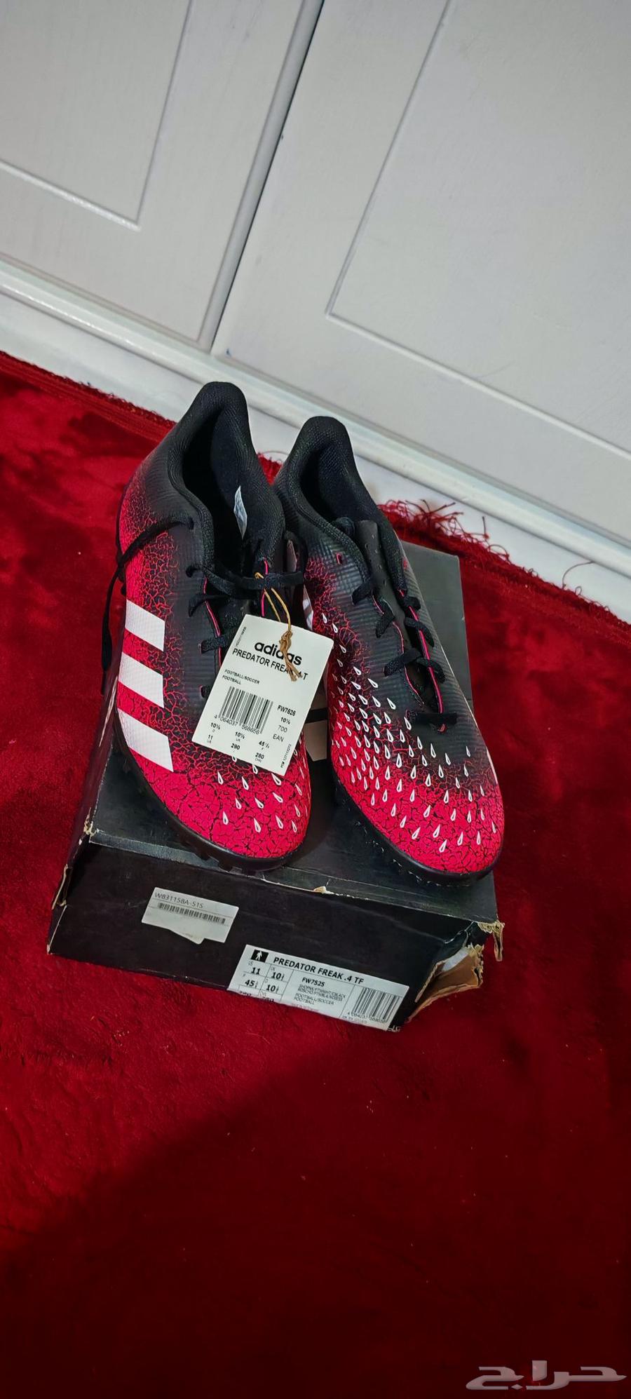 للبيع حذاء كرة قدم أديداس اصلي مقاس مقاس 44 صنع اندنوسيا64677527288834112