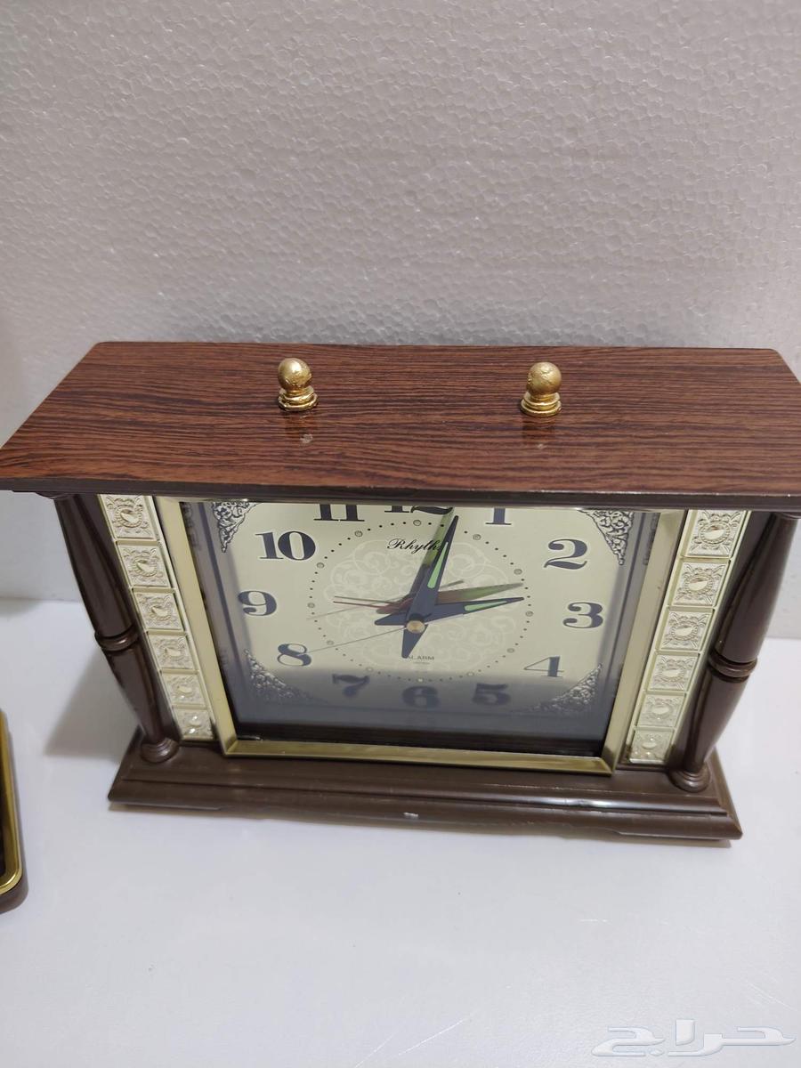 Vintage alarm clocks ... for decoration only64590740927618111