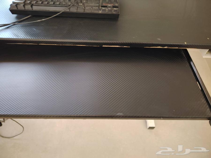 Computer table, chandeliers, hinges and door handles64537338204931113