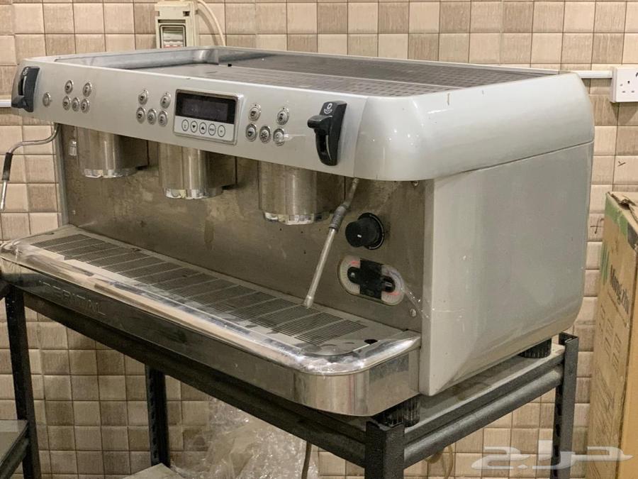 للبيع ادوات صوالين حلاقه واداوت كافيه وغيرها64619242389891114