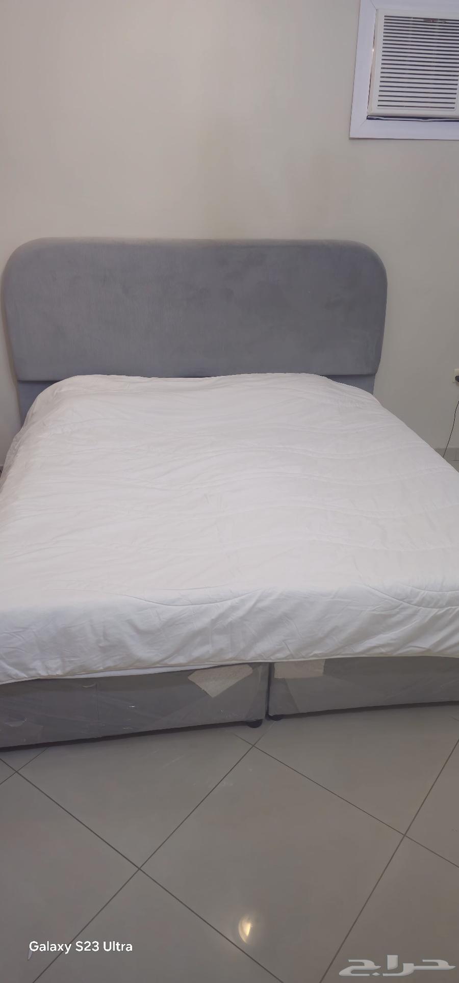 Bed 200x200 with two boxes including mattress64588099003778110