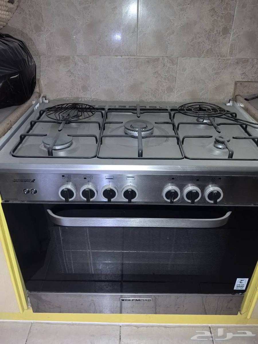 Gas oven used only a little, stored now64434646880514110
