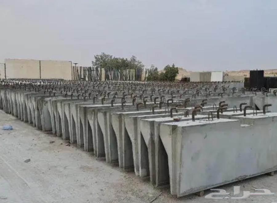 حواجز خرسانية ومنتجات خرسانية وقواعد اناره و إعلانات64175970428674114