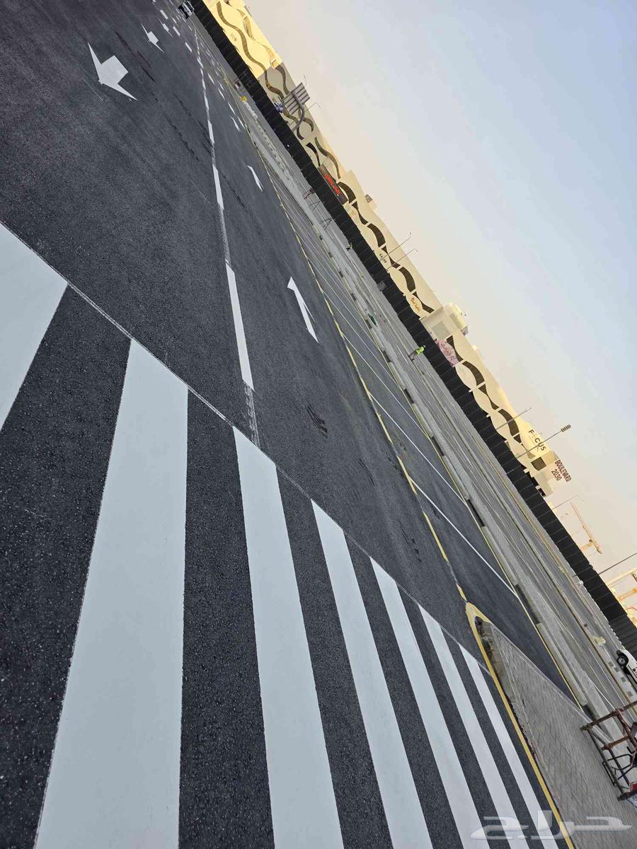 تخطيط الطرق ومواقف السيارات64175970051201110