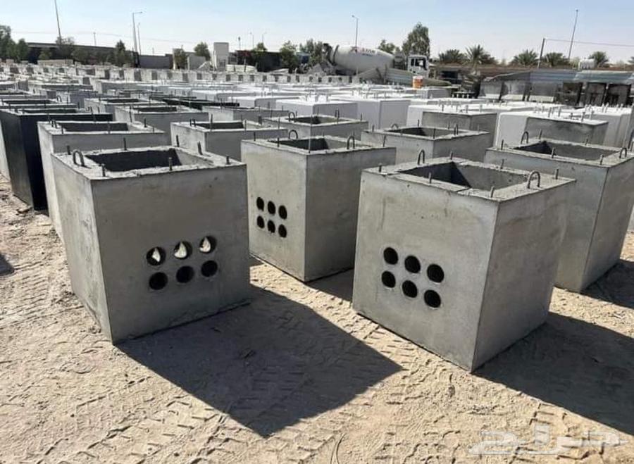 صبيات وحواجز خرسانية64177999754625114
