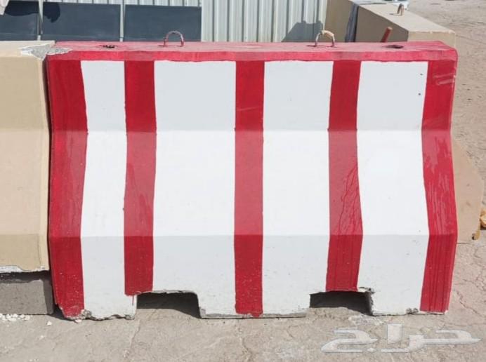 Concrete slabs for lighting bases64177378462466112