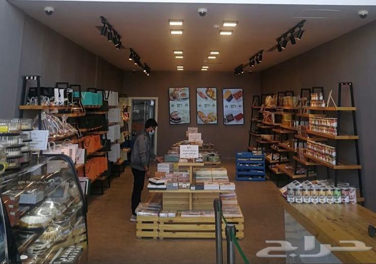 تجهيزات المحلات والمشاريع التجارية كل أعمال الأخشاب64176985440003111