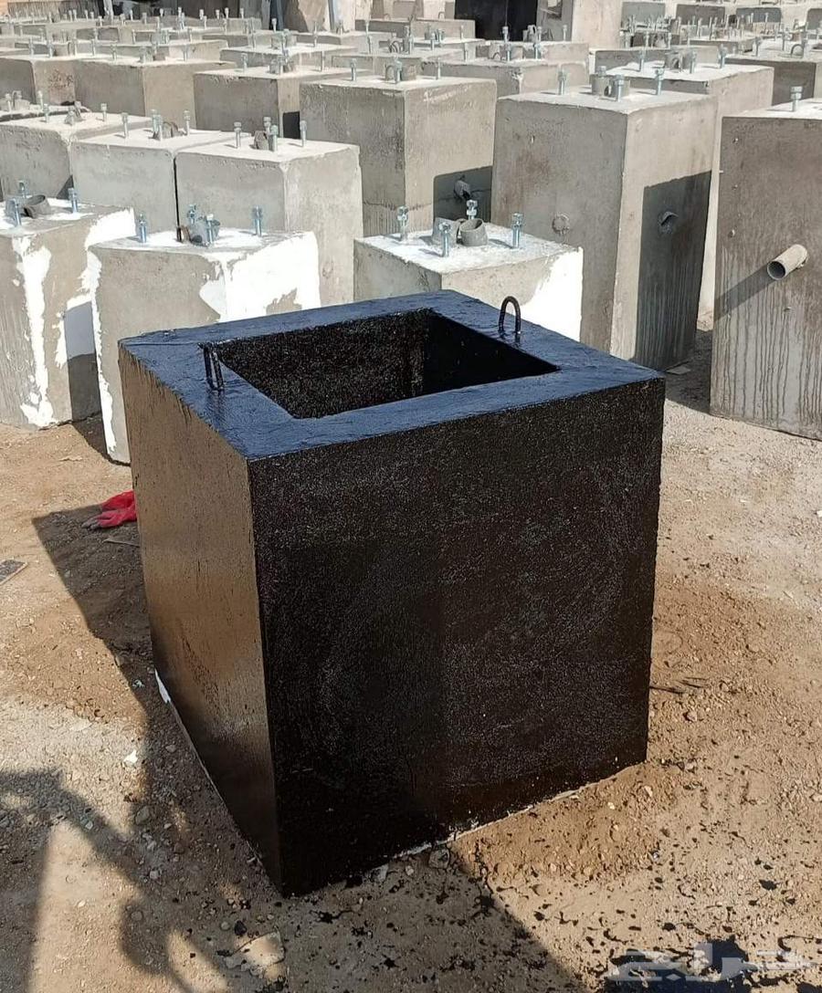Concrete slabs for lighting bases64177378462466113