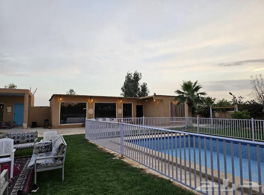 منتجع للايجار الشهري والسنوي64263785192834113