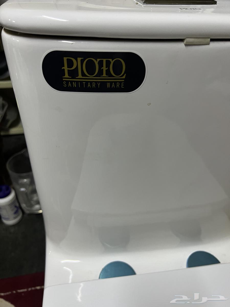 كرسي حمام سيفون من الخزف السعودي الحالة جديد بالكرتونة64264180792706111