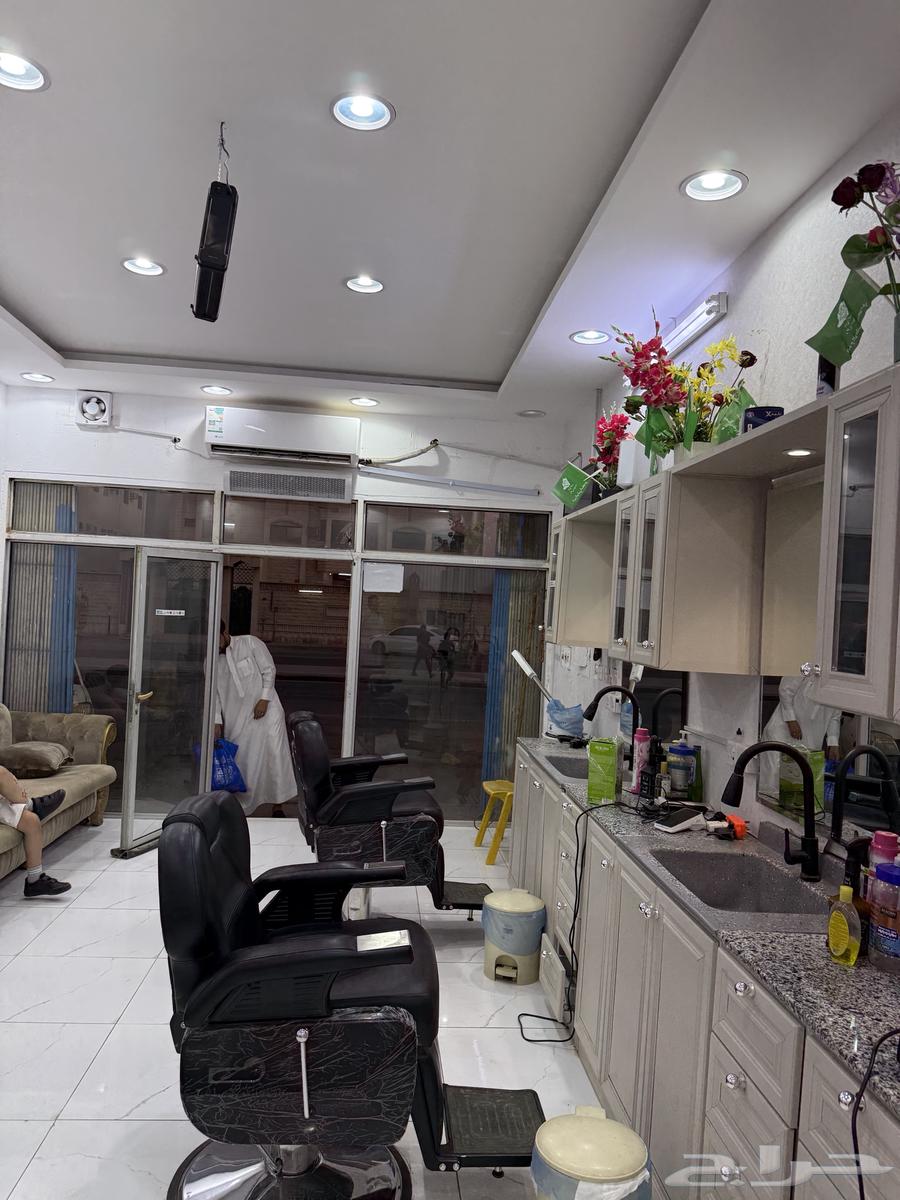 حلاق تقبيل مع كامل الاغراض الرياض النسيم64264172392066110