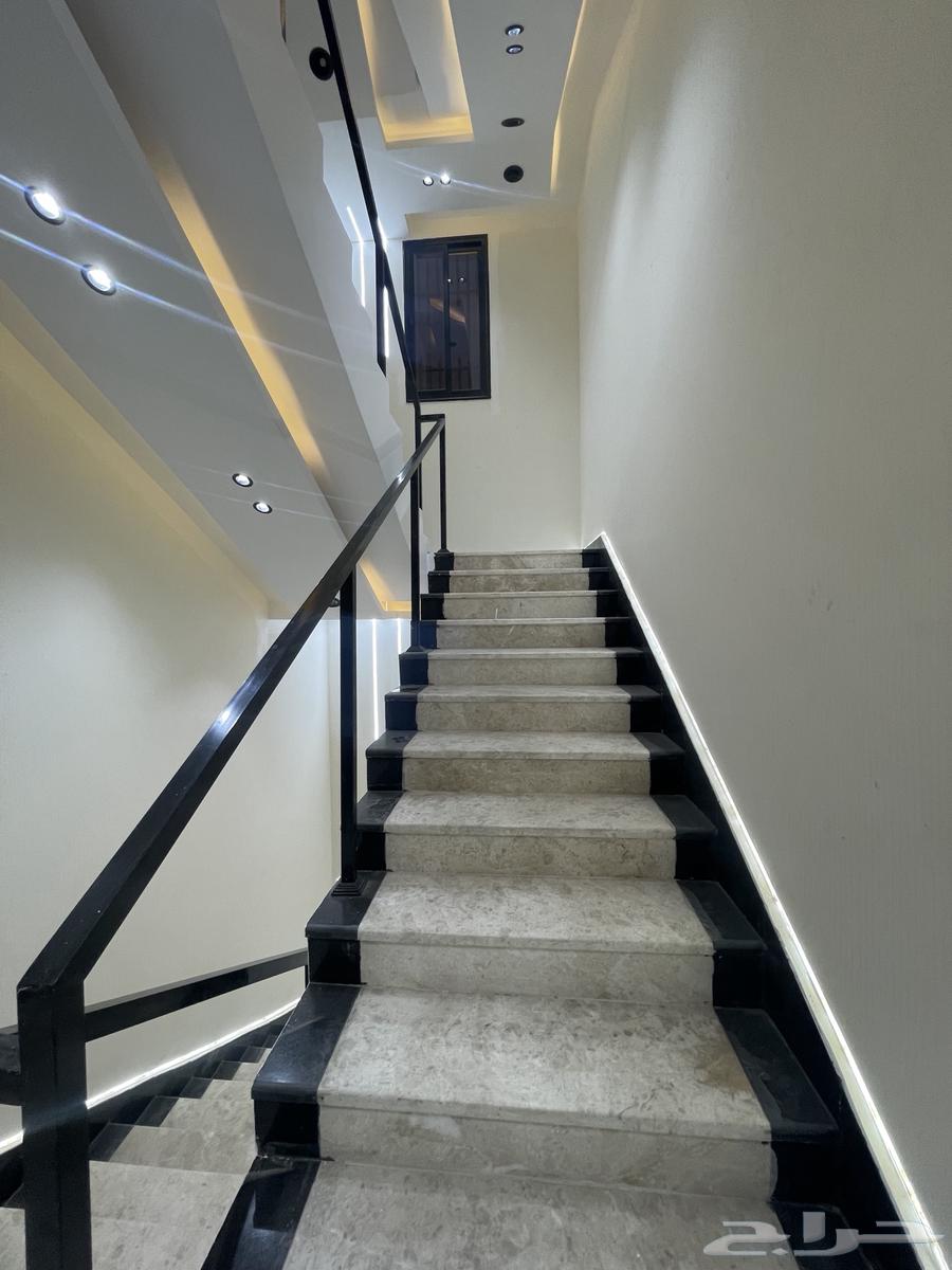 Apartment for sale with upper floor, private roof, and ready elevator, 550 thousand Darat Al-Mousa64259889784833114