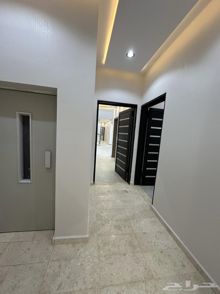 Roof for sale with annex and internal and external staircase, 650 thousand, Khamis Mushait64263600059521112
