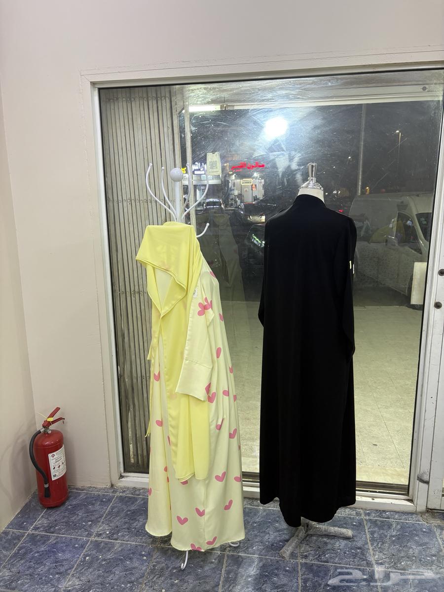 محل خياطة نسائية متكامل للبيع64264173490818112