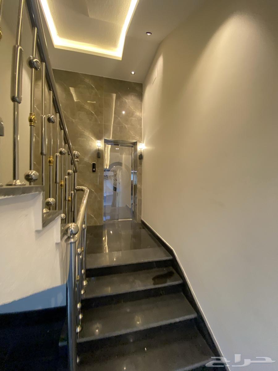 للبيع شقة دور ثاني مع سطح 6غرف ف درة الموسى 500 الف64263974702339114