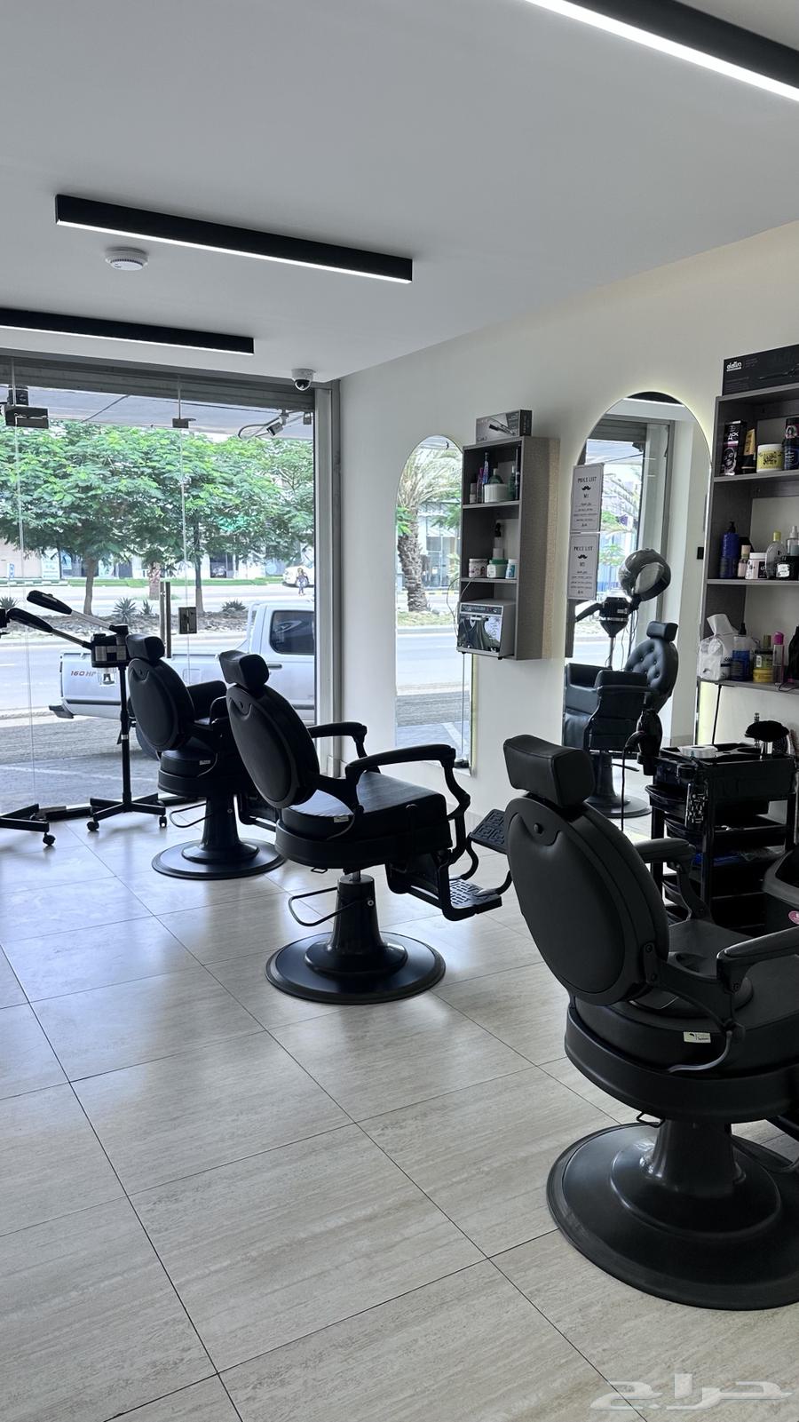 صالون حلاقة للتقبيل64274107073923114