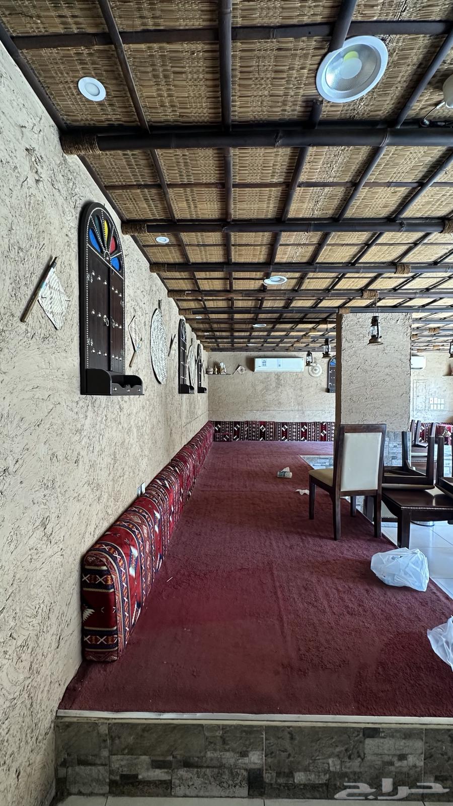 مطعم للتقبيل والايجار64273729743489112