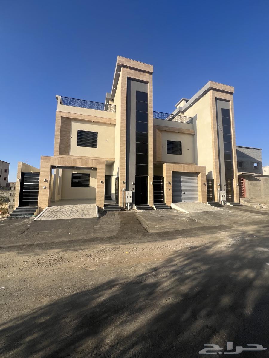 للبيع شقة ارضية حوش وسيع وبايكة سيارة شمال الخميس64273577279618111