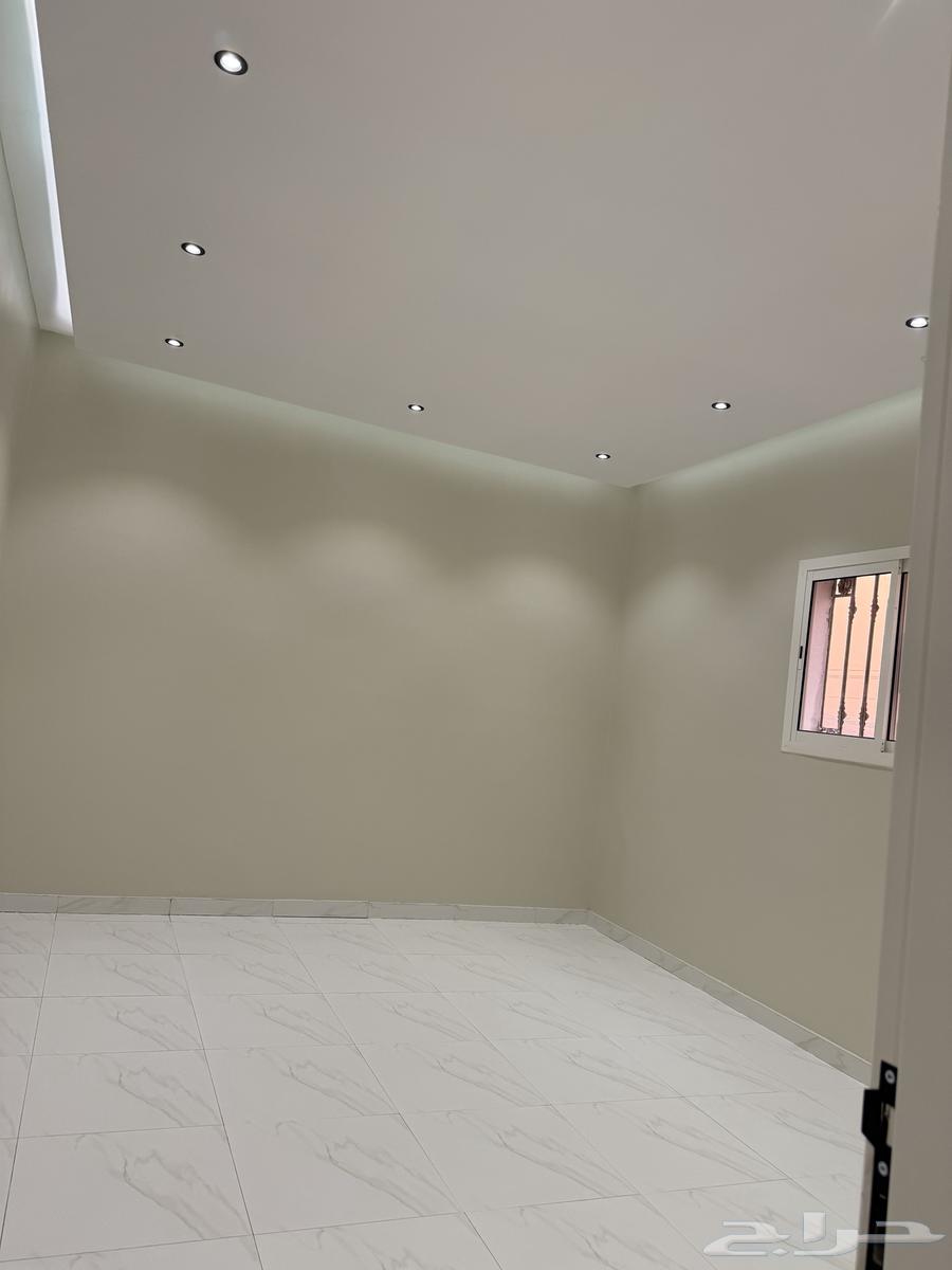 شقة شقق فاخرة للايجار المزاحمية64274302430723114