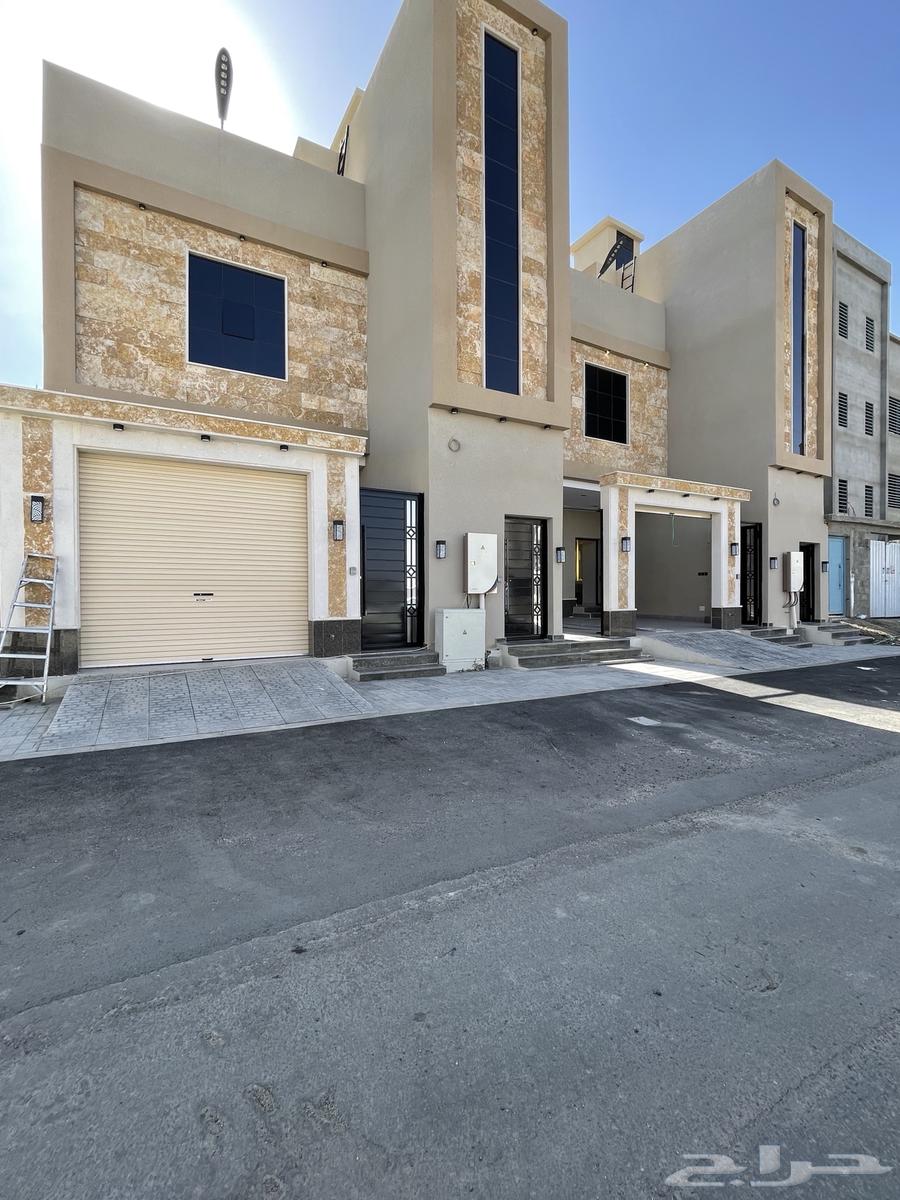 للبيع ادوار ارضيه تمليك باالقرب من مطار ابها حى اليرموك64273577544450110