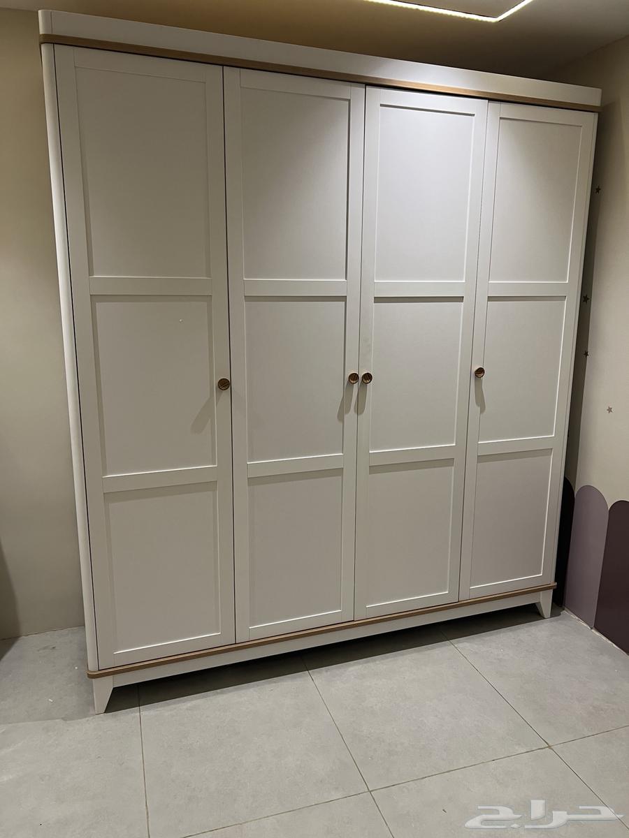 Installation of wardrobe, cabinet, desk, bedroom, and wooden door carpenter64270287021571110