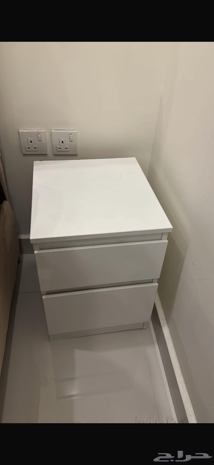 سرير وكمدينه وكنب من هوم بوكس حرف الف وطاوله من ايكيا64275023362562111